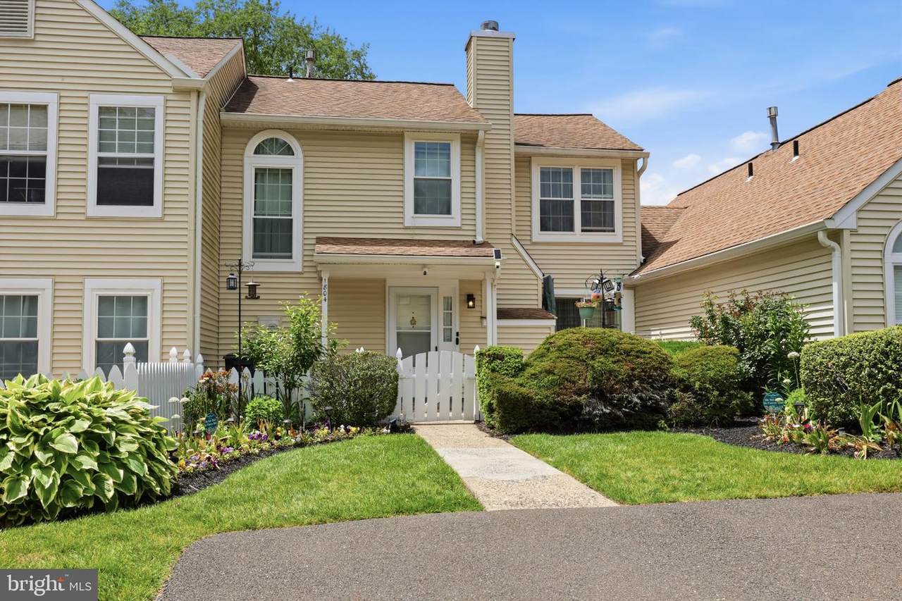 1804 Morris Circle - Photo 1