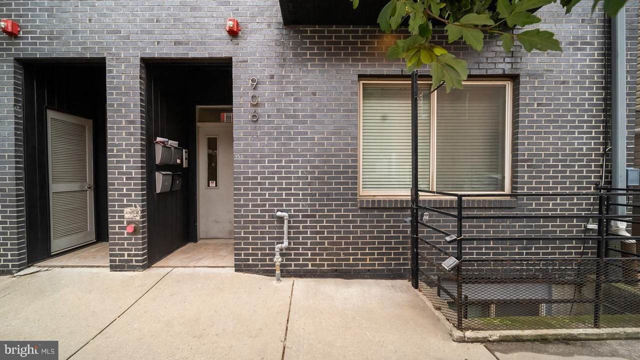 906 16TH Street - Photo 1