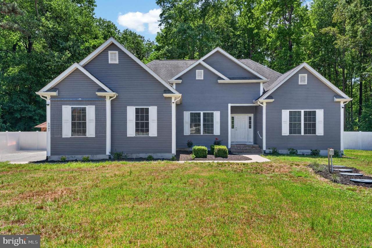 5487 Foxshire Drive - Photo 1