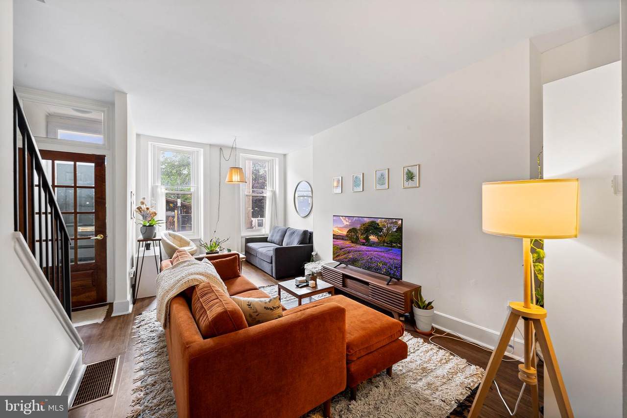 107 Master Street - Photo 1