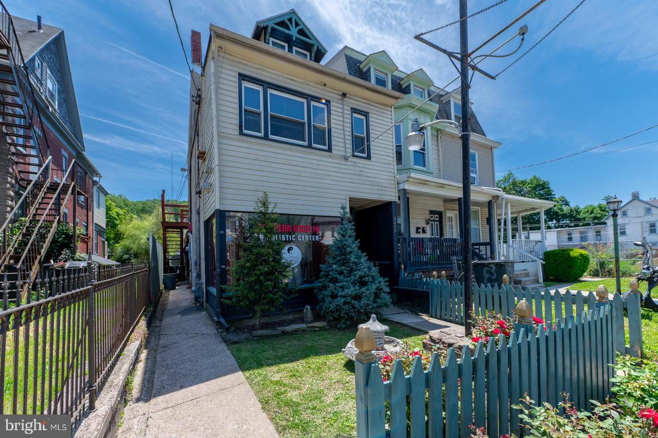 2212 Perkiomen Avenue - Photo 1