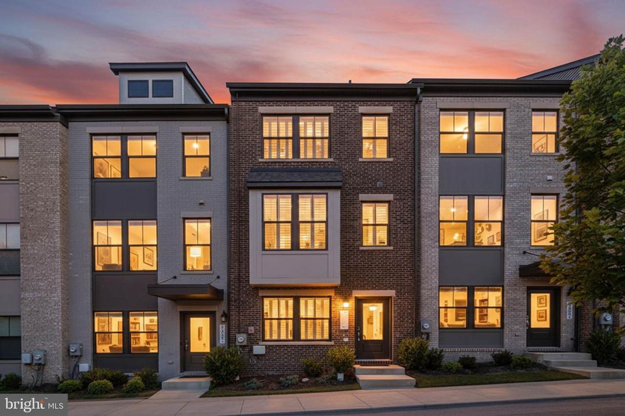 3555 Carnaby Street - Photo 1