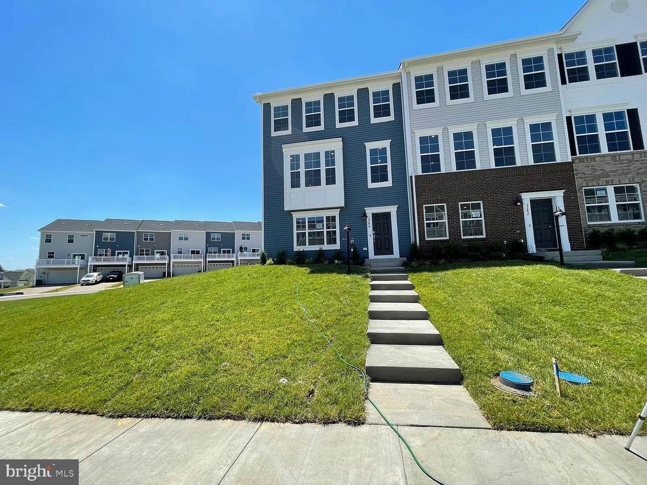 2244 Barhill Way - Photo 1