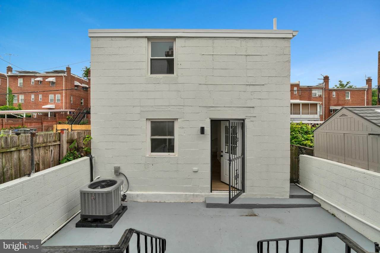 518 Oglethorpe Street - Photo 1