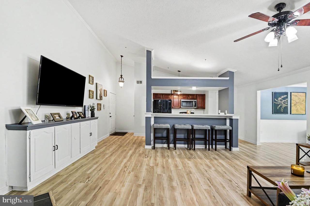 1004-L Markham Court - Photo 1