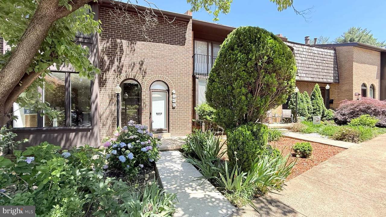 4933 Oriskany Drive - Photo 1