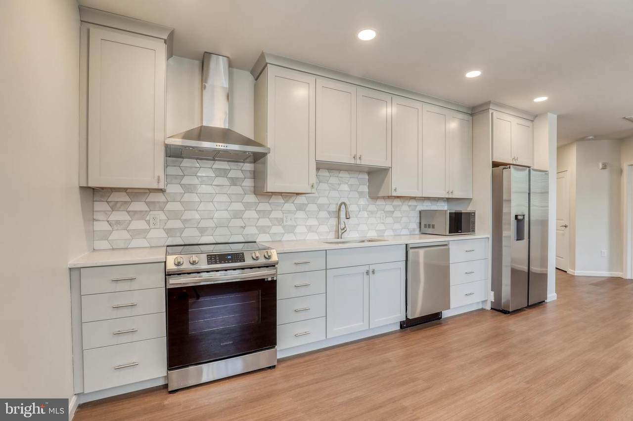 210 Boscawen St - Photo 1