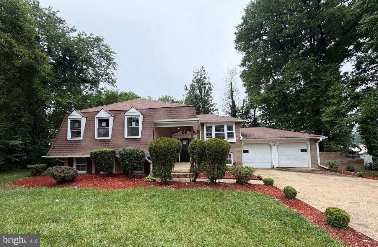 9006 Glenarden Parkway - Photo 1