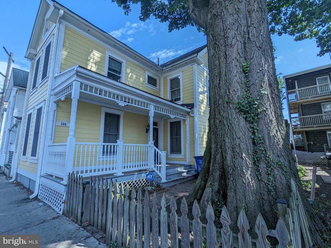 306 Locust Street - Photo 1
