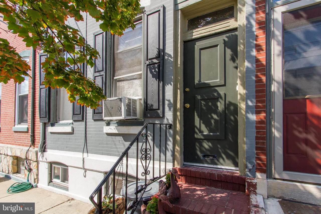 2207 Catharine Street - Photo 1
