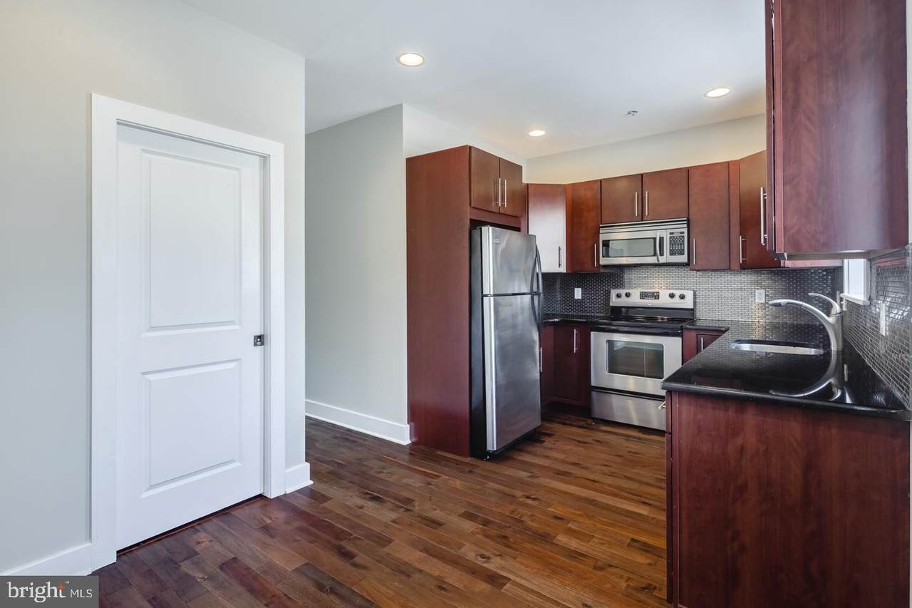 2631 Catharine Street - Photo 1