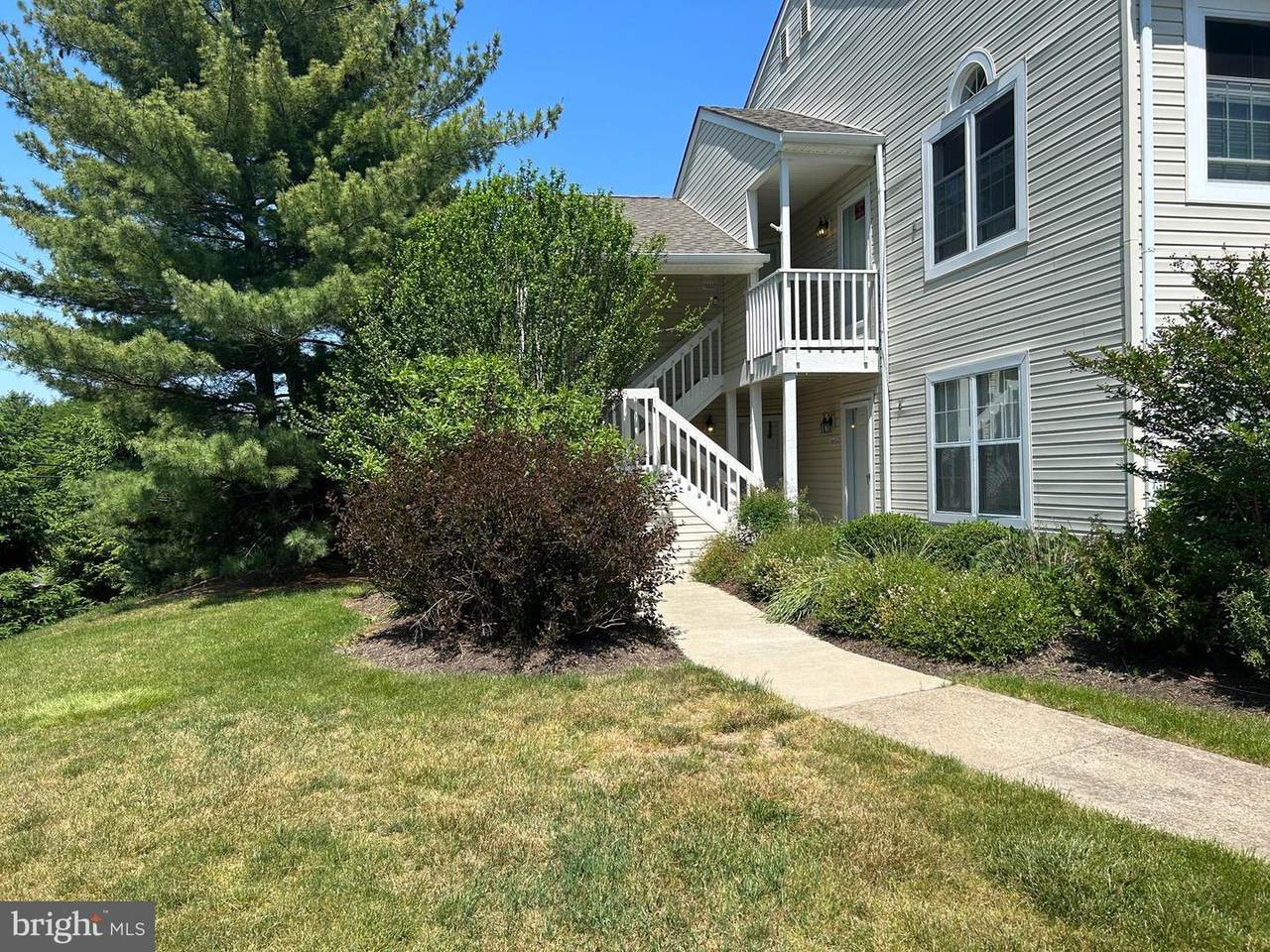 10024 Beacon Hill Drive - Photo 1
