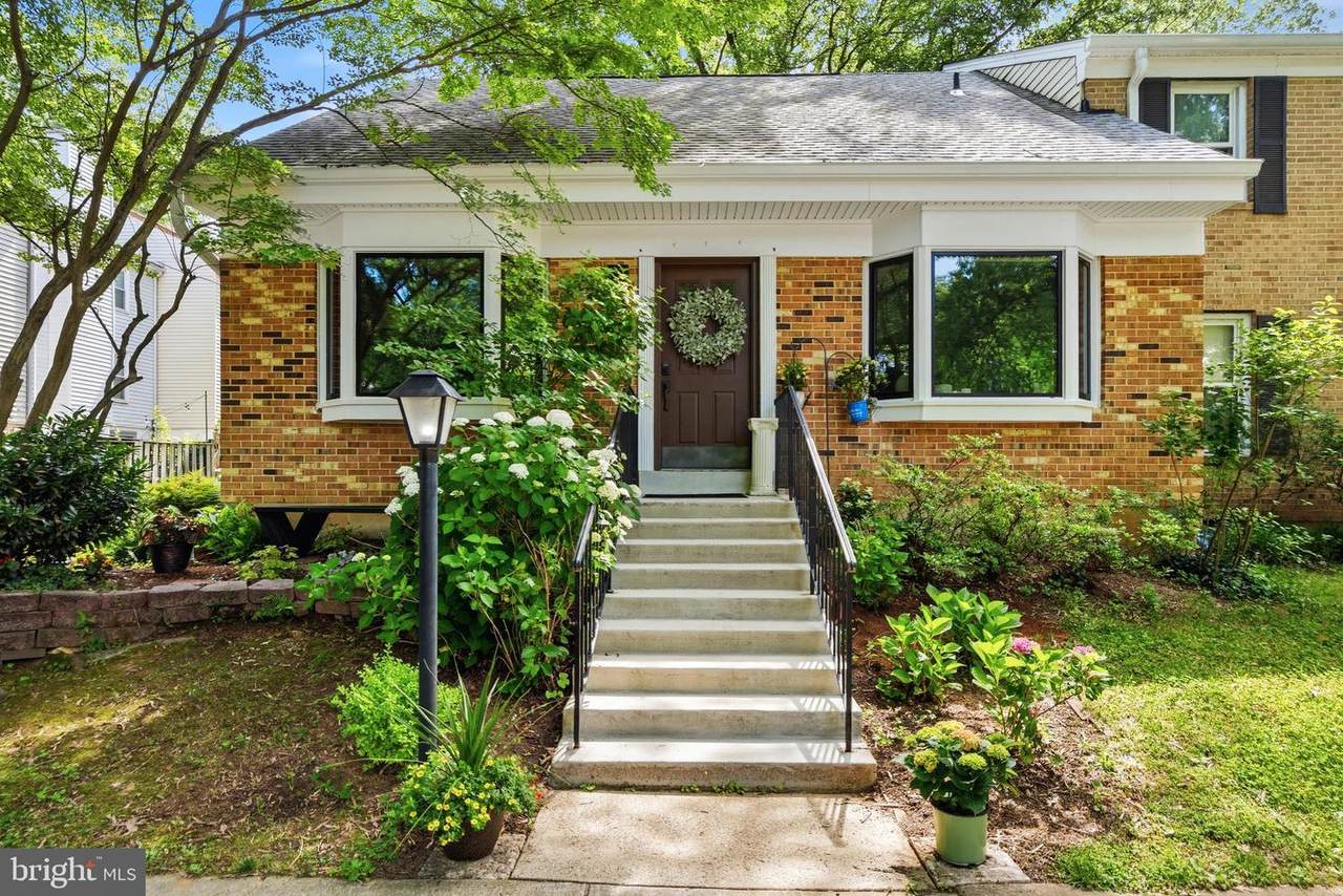 9913 Kingsbridge Drive - Photo 1