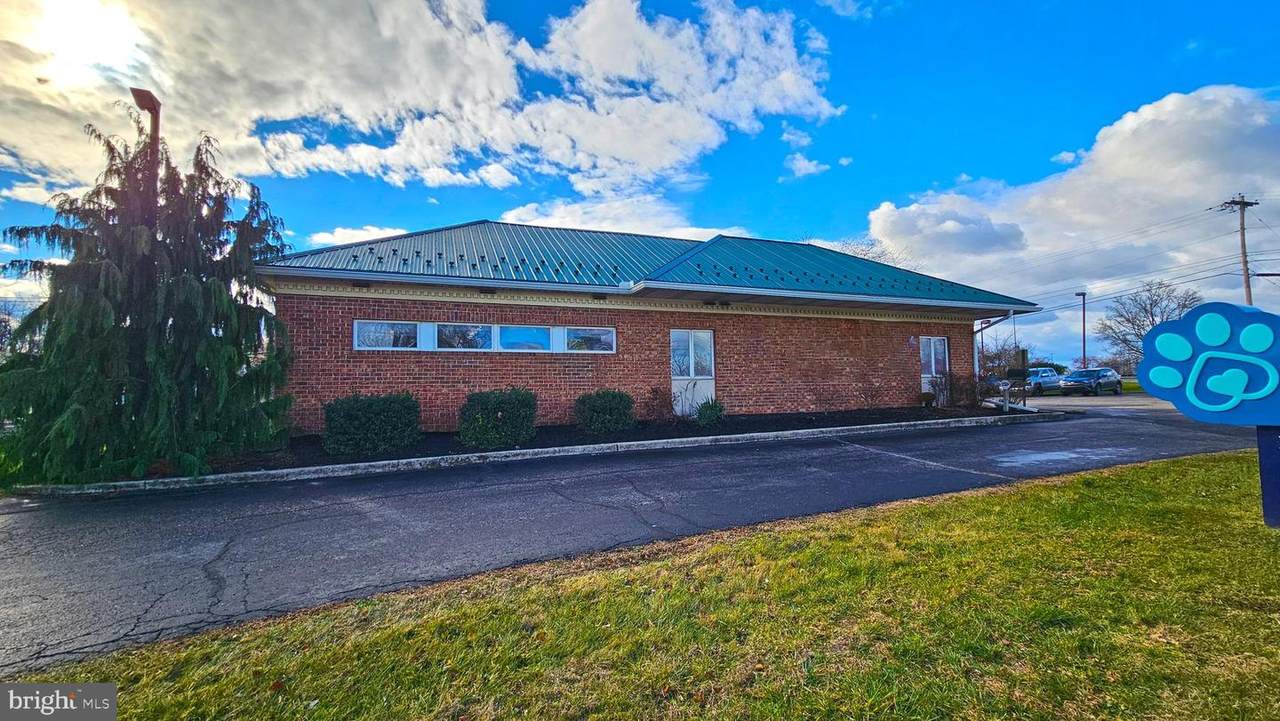 1340 Lincoln Way - Photo 1