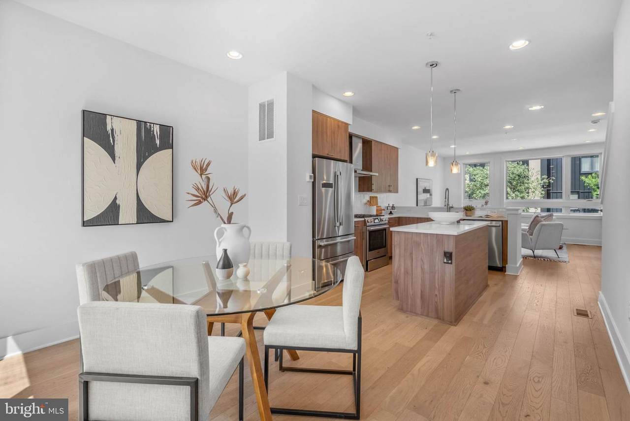 642 5TH Street - Photo 1