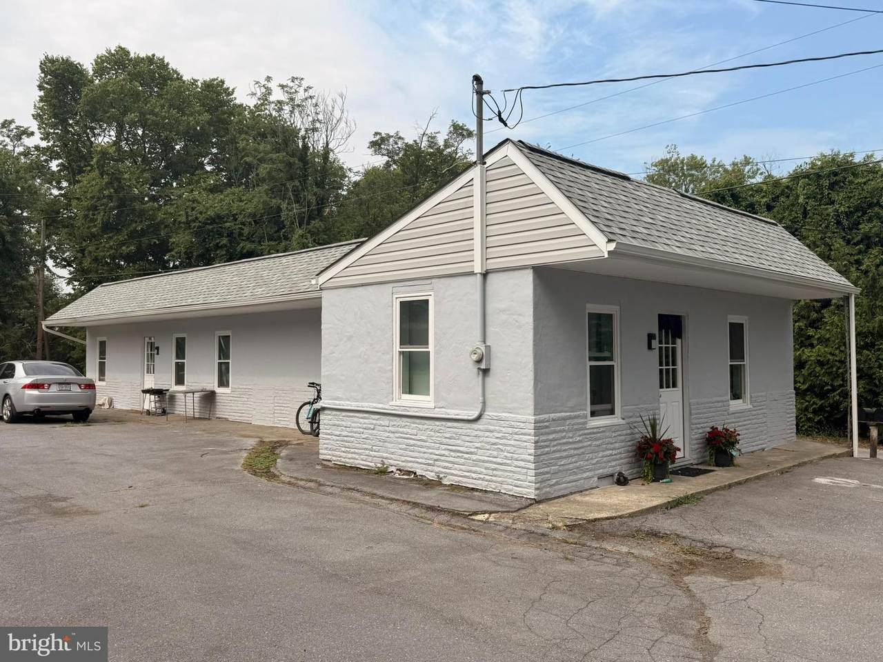 9947 Crossfield Road - Photo 1