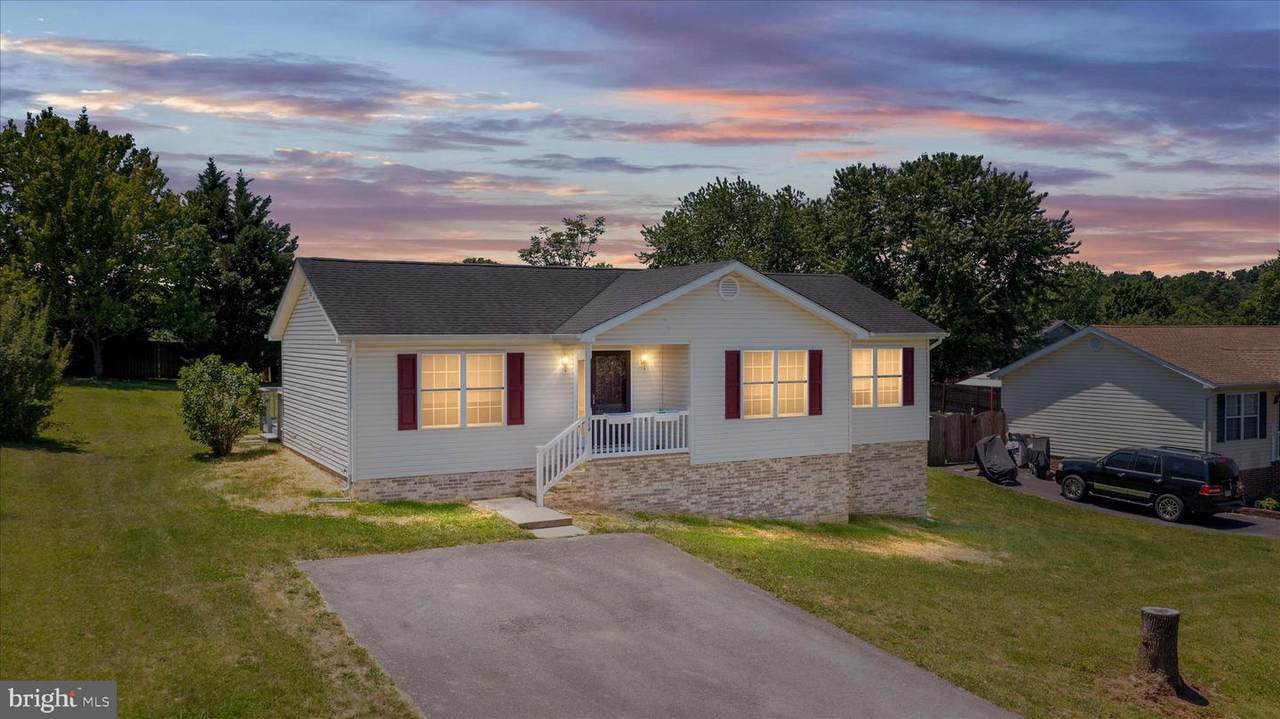 114 Hillview Drive - Photo 1