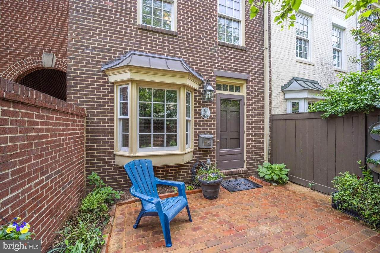 606 Pendleton Street - Photo 1
