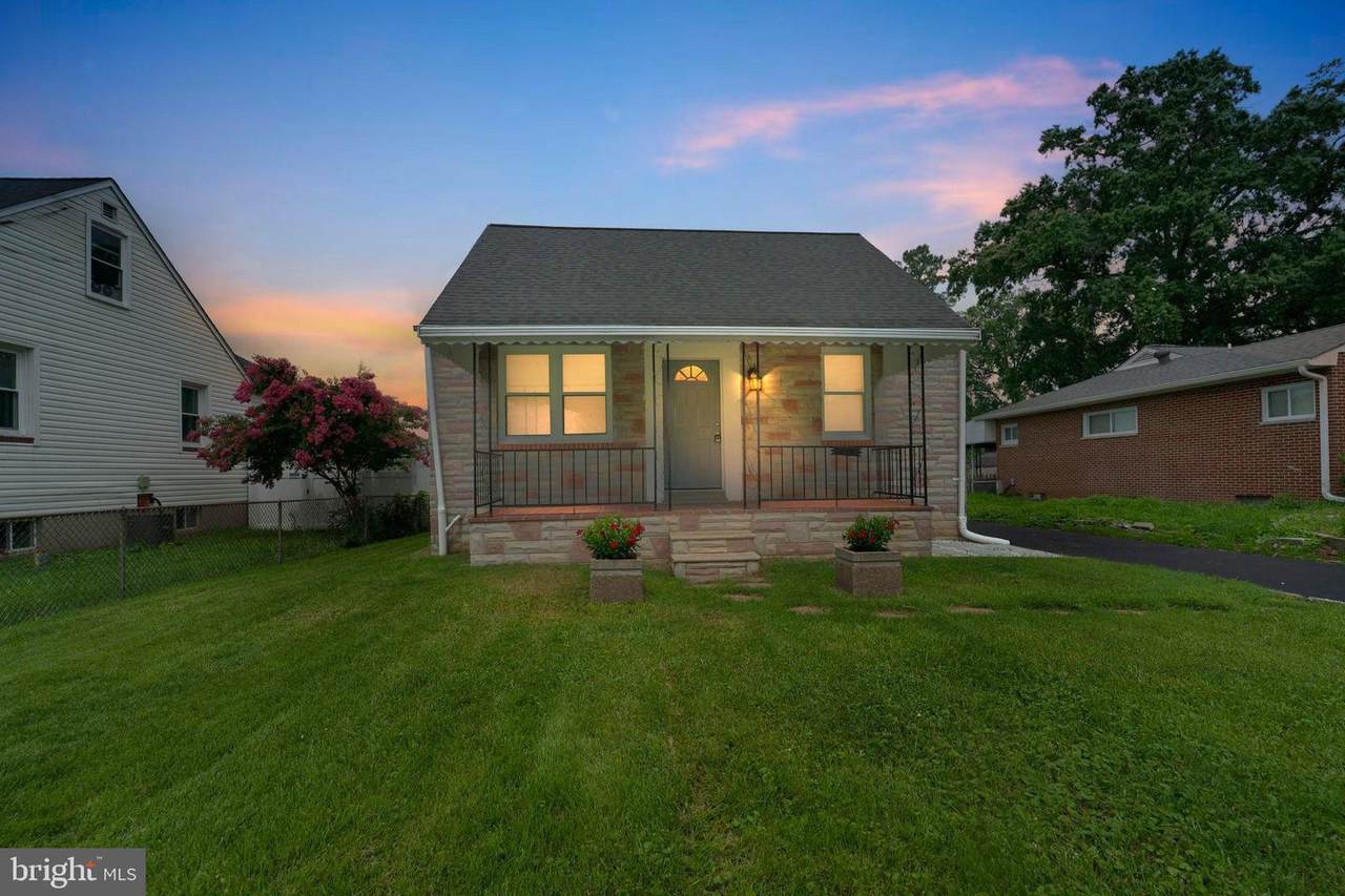 1608 Howard - Photo 1