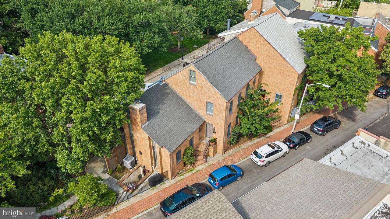 124 Montgomery Street - Photo 1