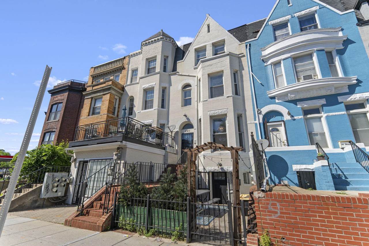 241 Florida Avenue - Photo 1