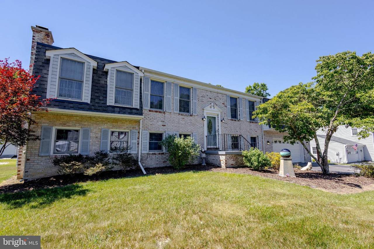 1390 Redwood Circle - Photo 1
