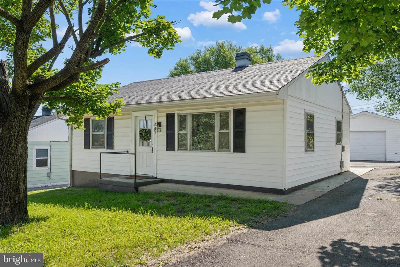 611 State Circle - Photo 1