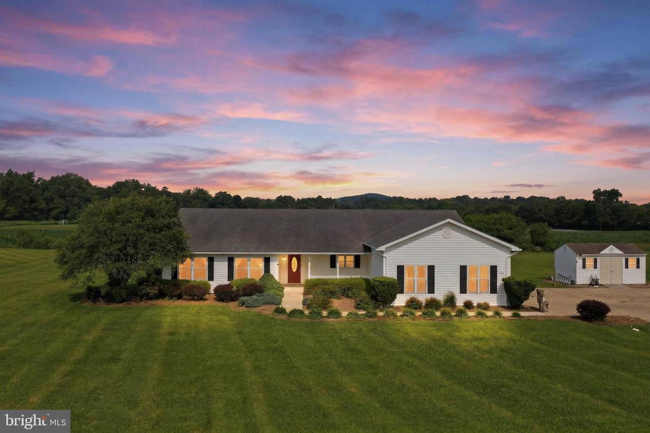 110 Summers Lane - Photo 1