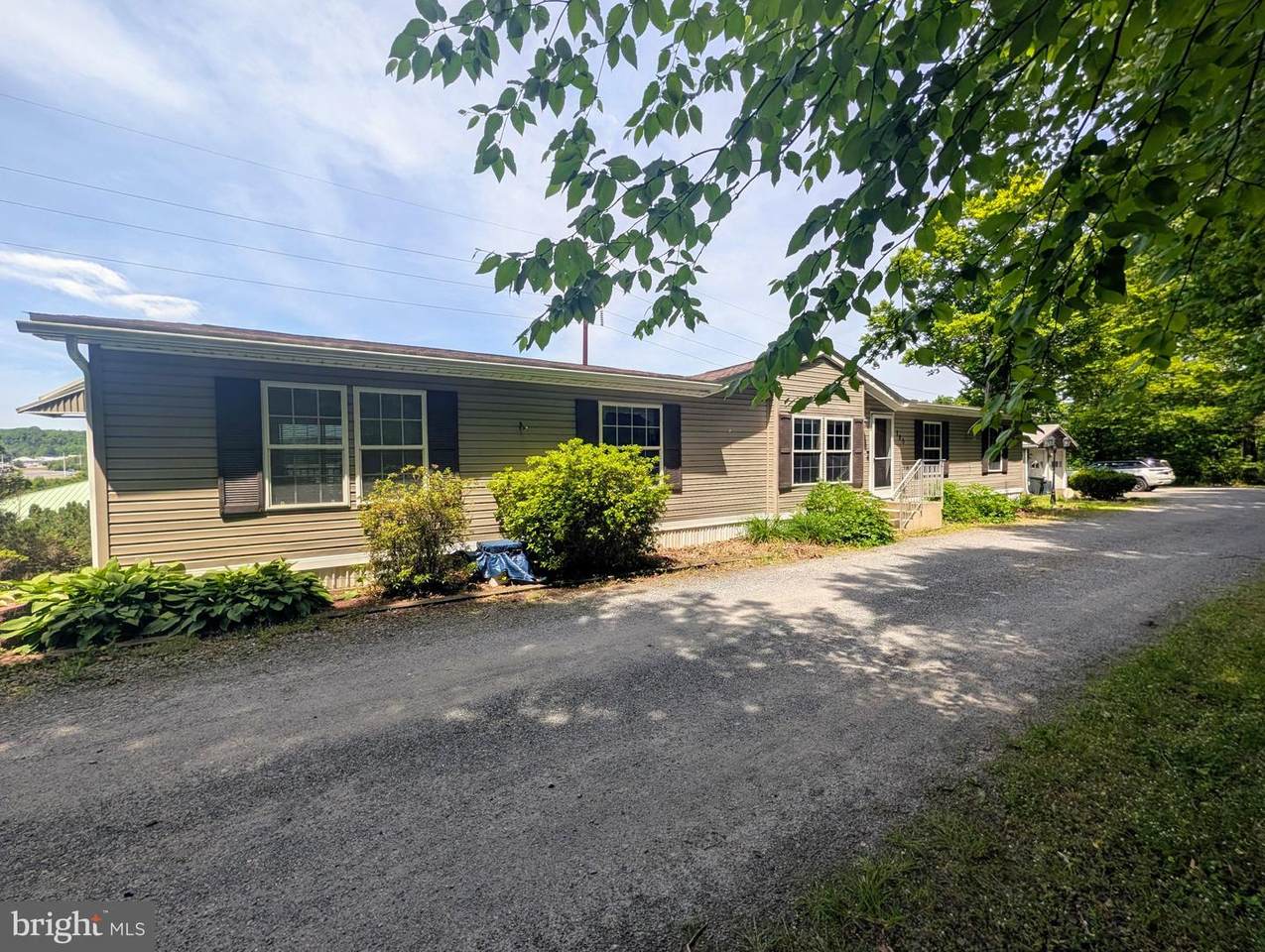 180 St Clair Avenue - Photo 1