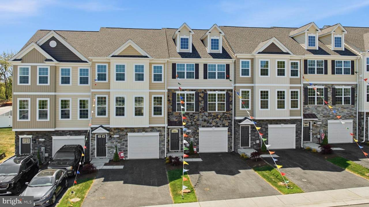 135 Potomac Court - Photo 1