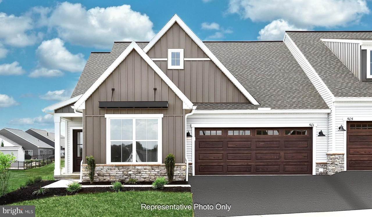 525 Stone Gate Boulevard - Photo 1