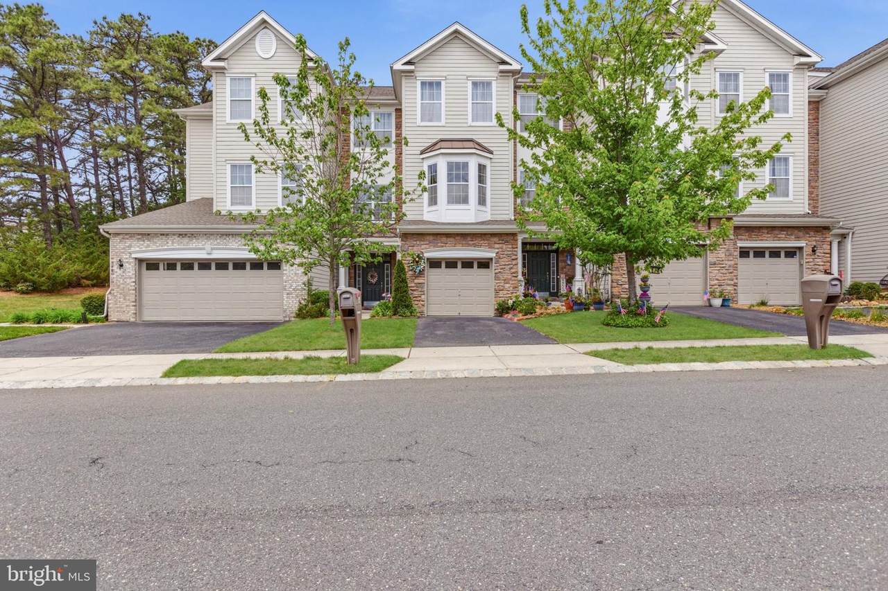 346 Hawthorne Lane - Photo 1