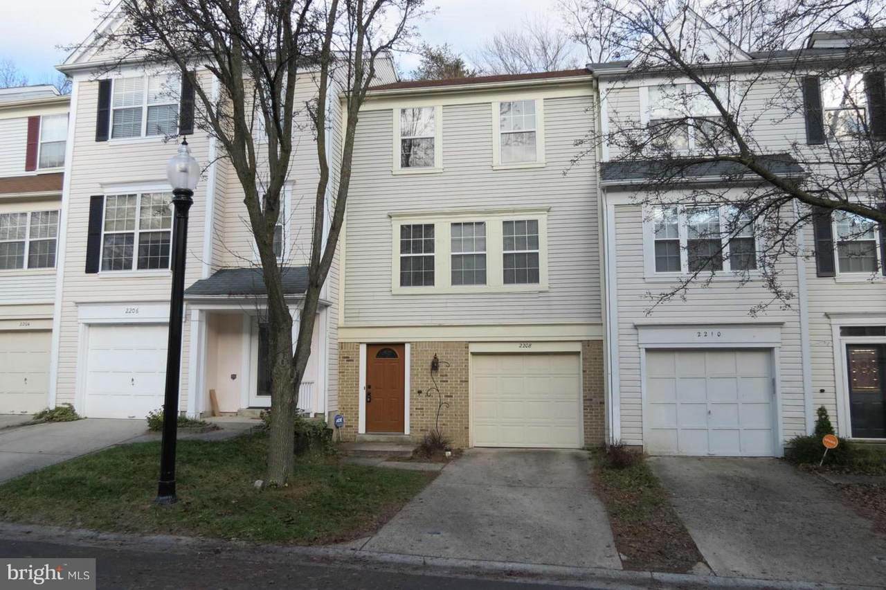 2208 Wimbledon Circle - Photo 1