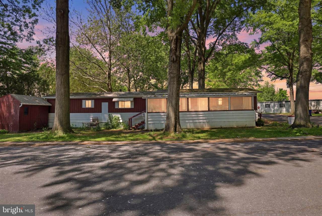 82 Malibu Boulevard - Photo 1