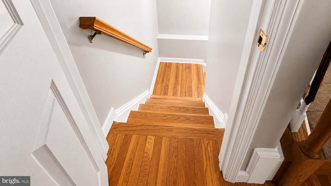 https://bt-photos.global.ssl.fastly.net/brightmls/1280_boomver_1_805015143884-2.jpg