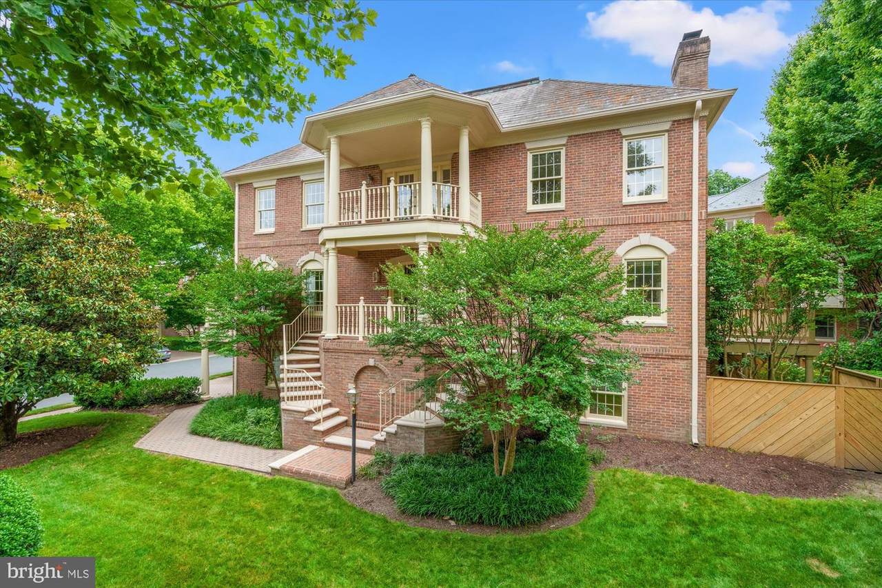 126 Gresham Place - Photo 1