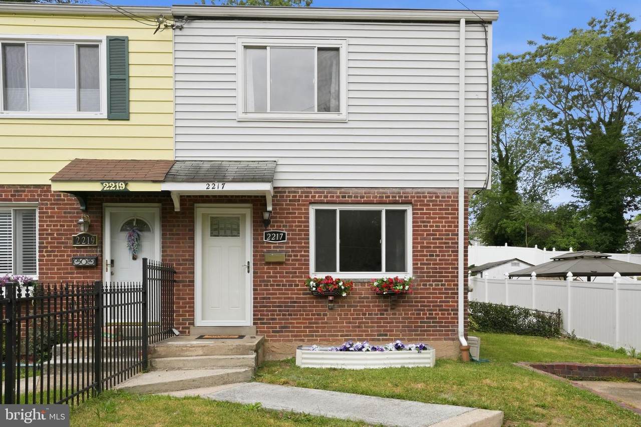 2217 Lakewood Street - Photo 1