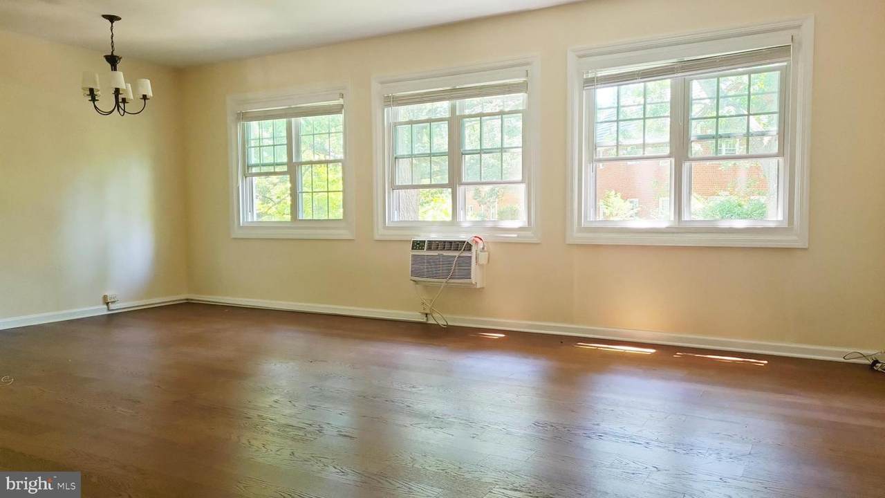 1622 Ripon Place - Photo 1