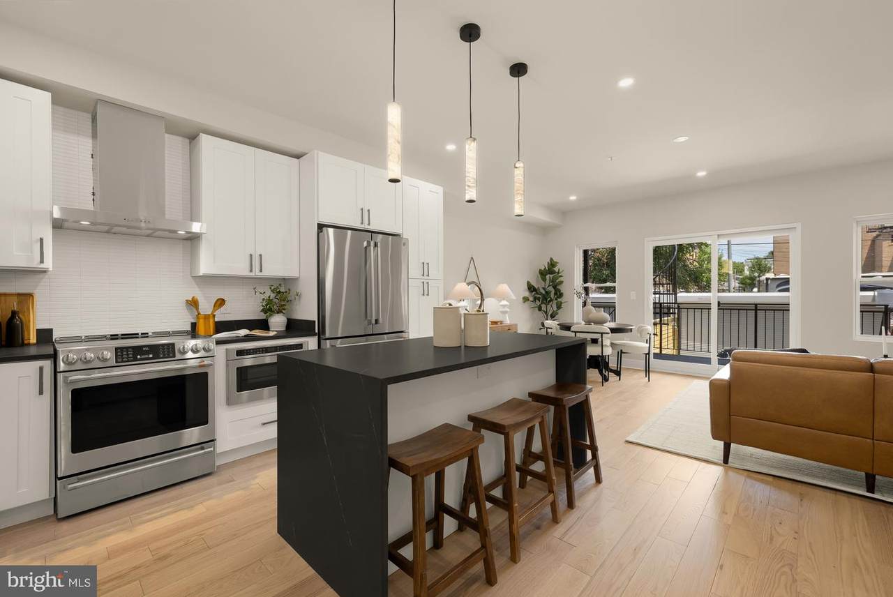 1128 Morse Street - Photo 1