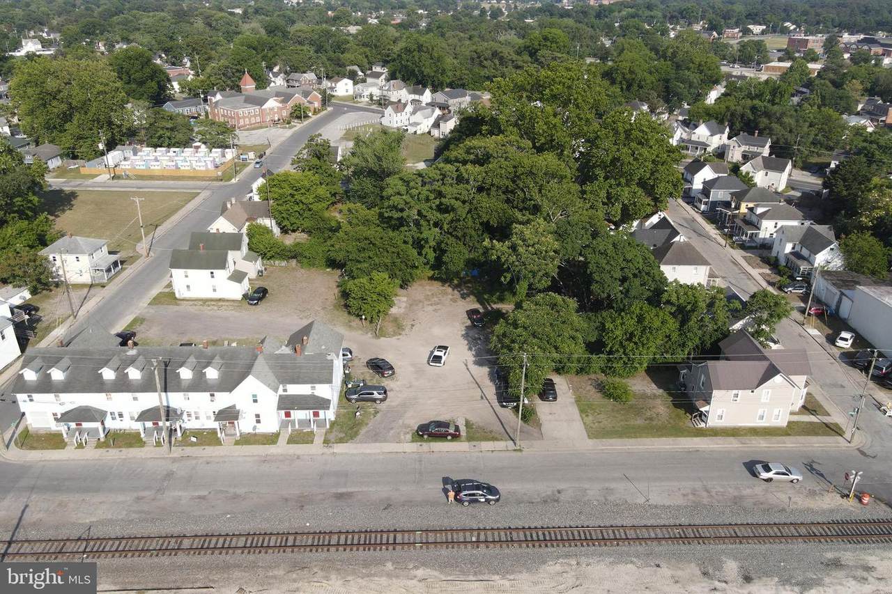 603 Railroad Avenue - Photo 1