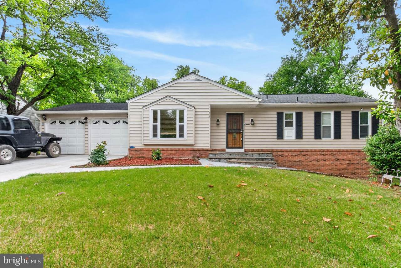 814 Stag Way - Photo 1