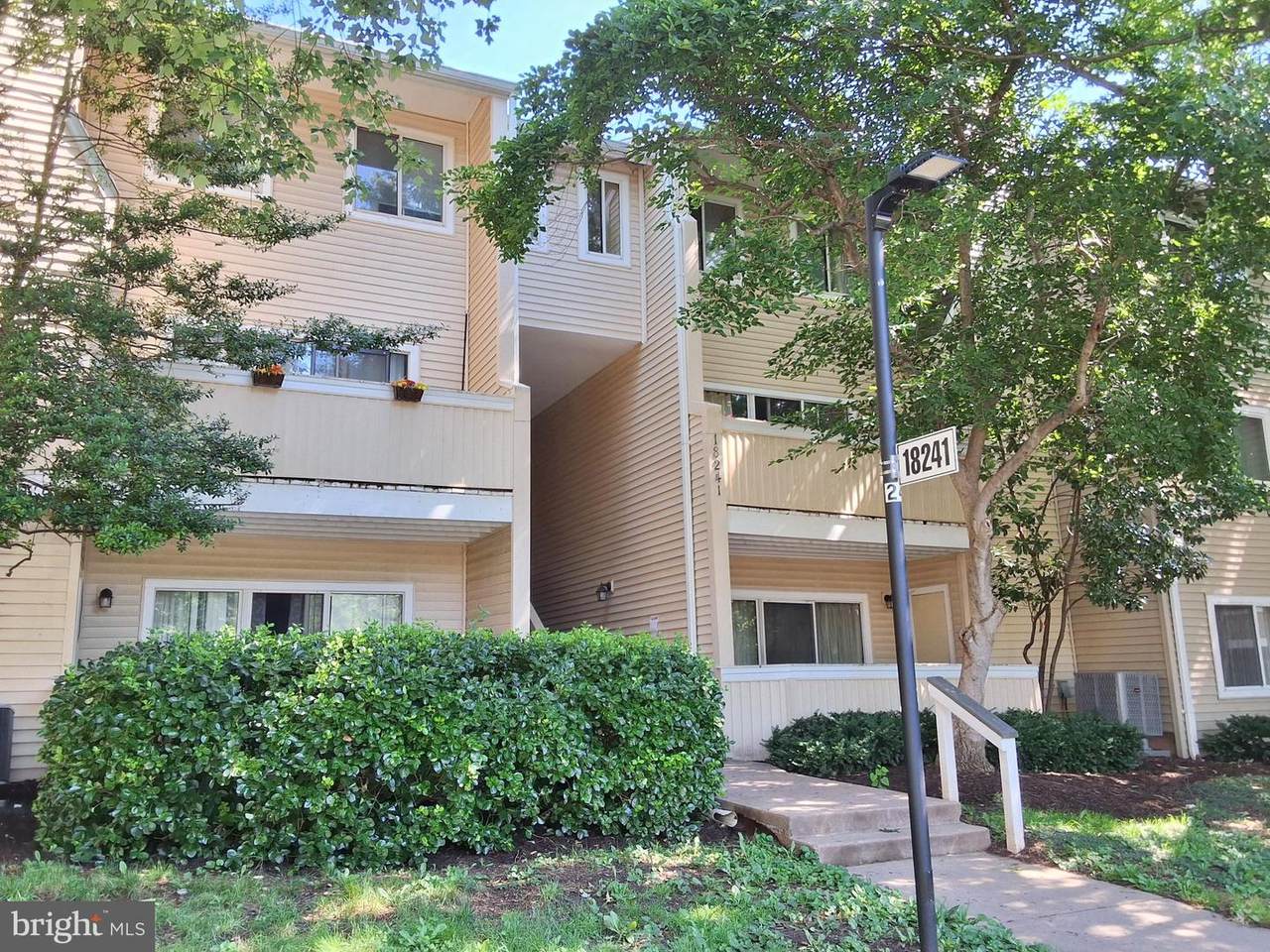 18241 Swiss Circle - Photo 1