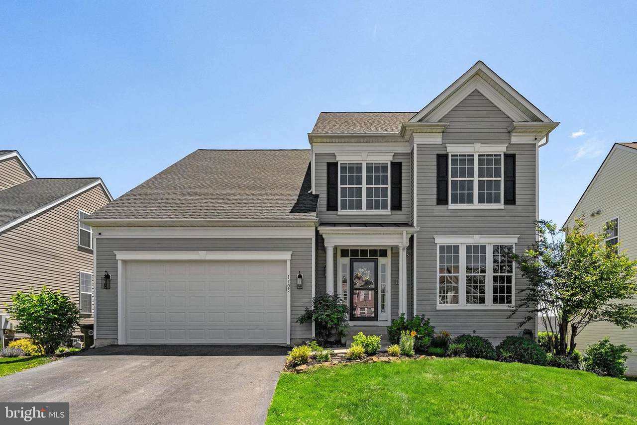 1705 Magnolia Circle - Photo 1