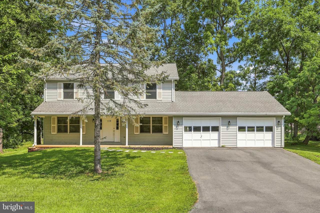 105 Fenway Drive - Photo 1