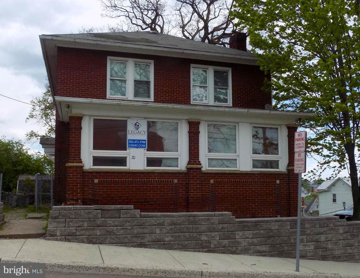 70 College Avenue - Photo 1