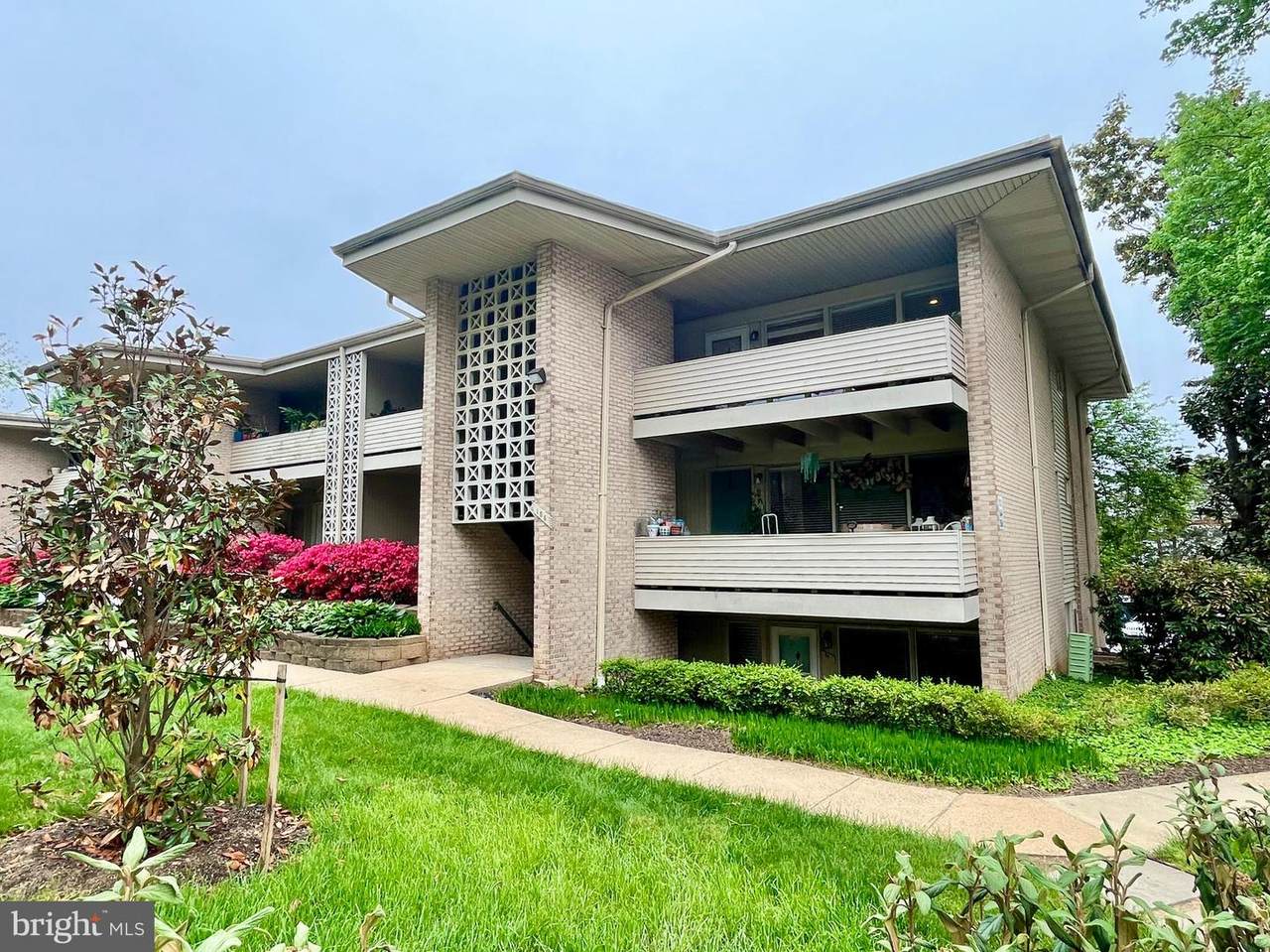 156 Haycock Road - Photo 1