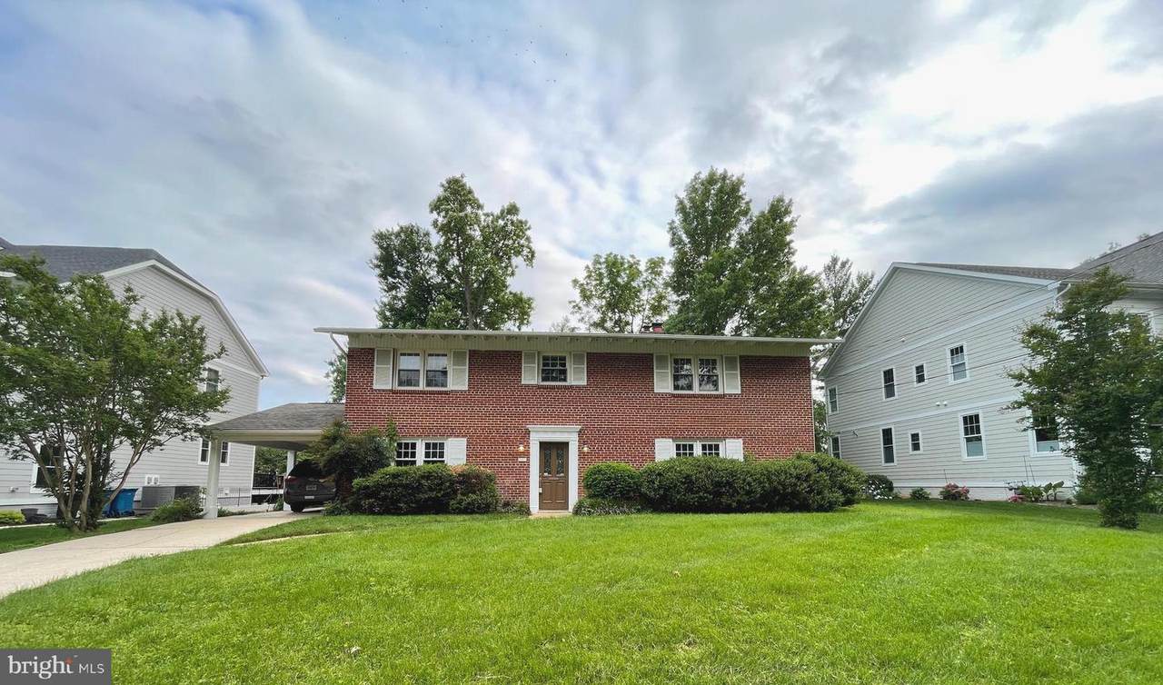 6933 Tyndale Street - Photo 1