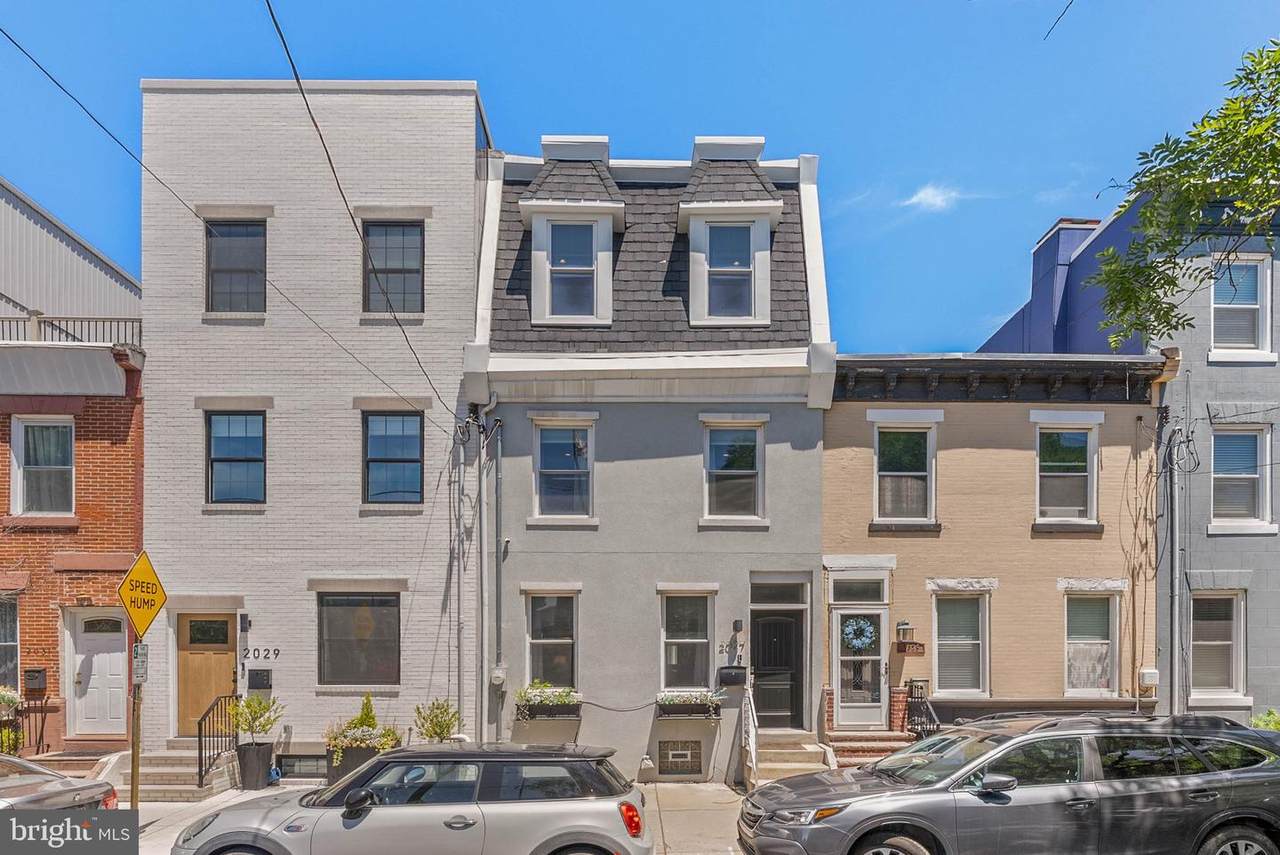 2027 Catharine Street - Photo 1