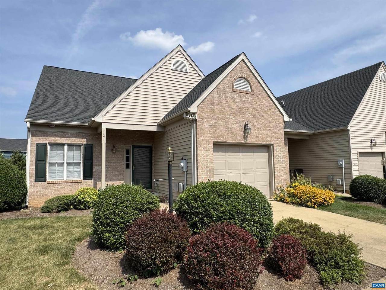 121 Bryant Dr - Photo 1
