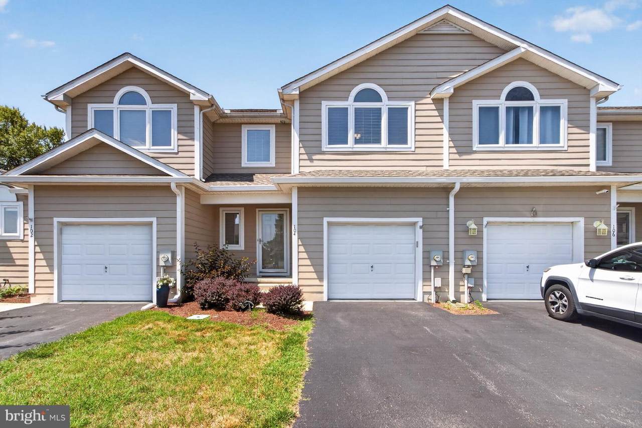 104 Heron Court - Photo 1